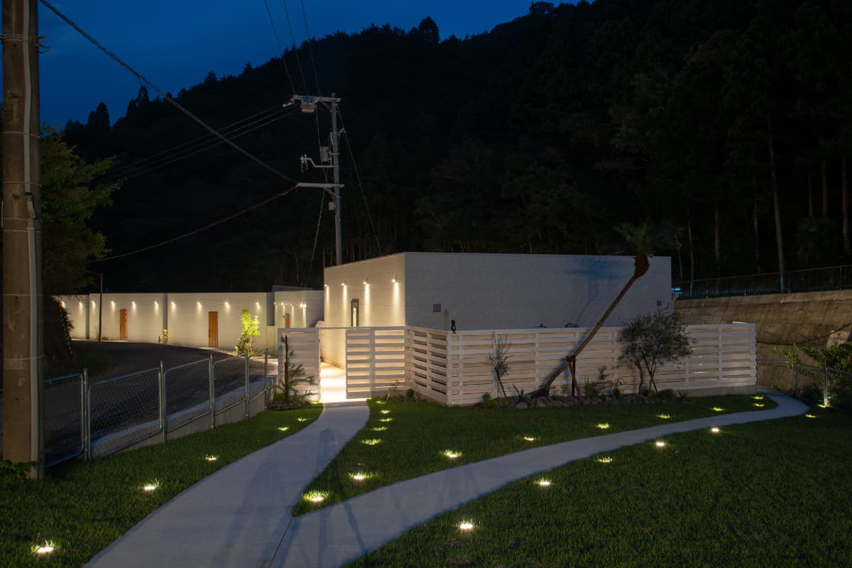 ＤＯＧＬＡＭＰＩＮＧ　ＧＴ　ＨＯＵＳＥ