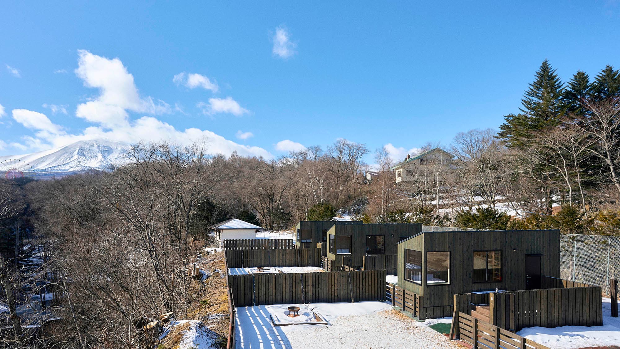 ＹＡＤＯＫＡＲＩ　ＶＩＬＬＡＧＥ　北軽井沢