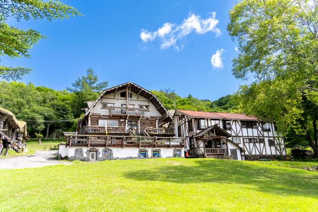 ホープロッヂ乗馬牧場　手作りログハウスの宿