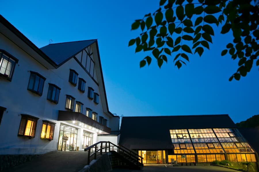 北湯沢温泉郷　湯元　ホロホロ山荘